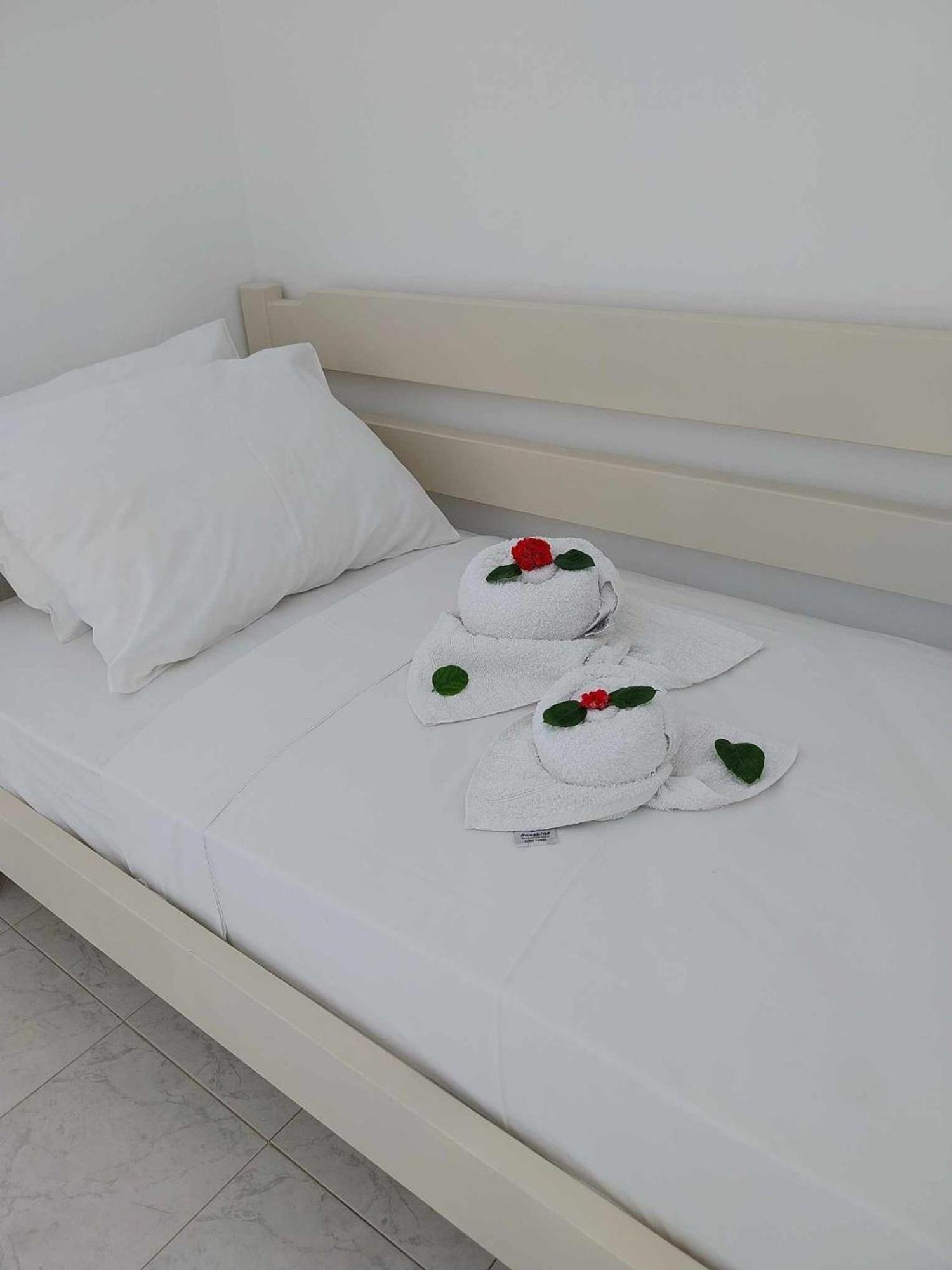 Litinas Apartments With Pool Agia Marina Dış mekan fotoğraf