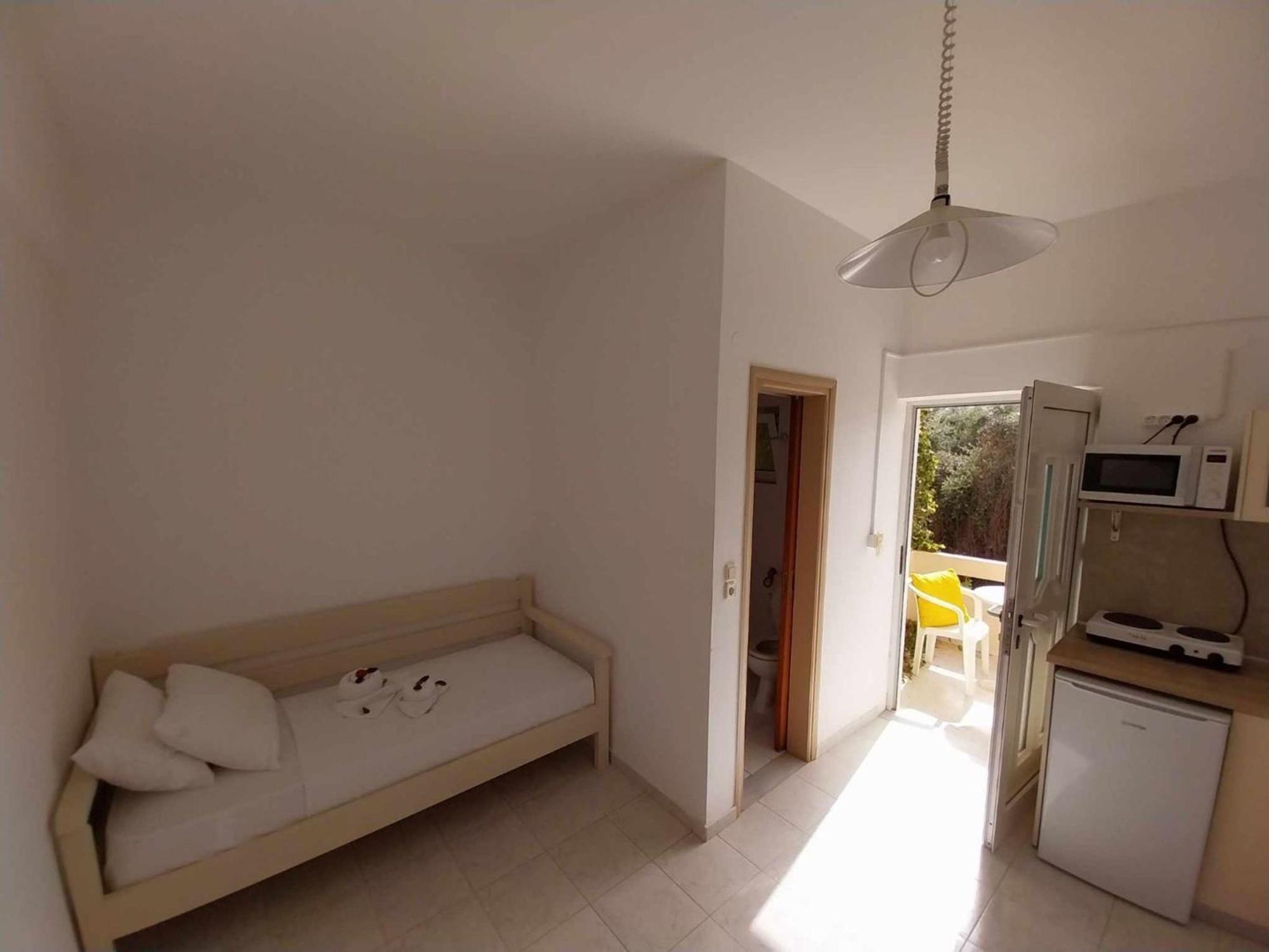 Litinas Apartments With Pool Agia Marina Dış mekan fotoğraf
