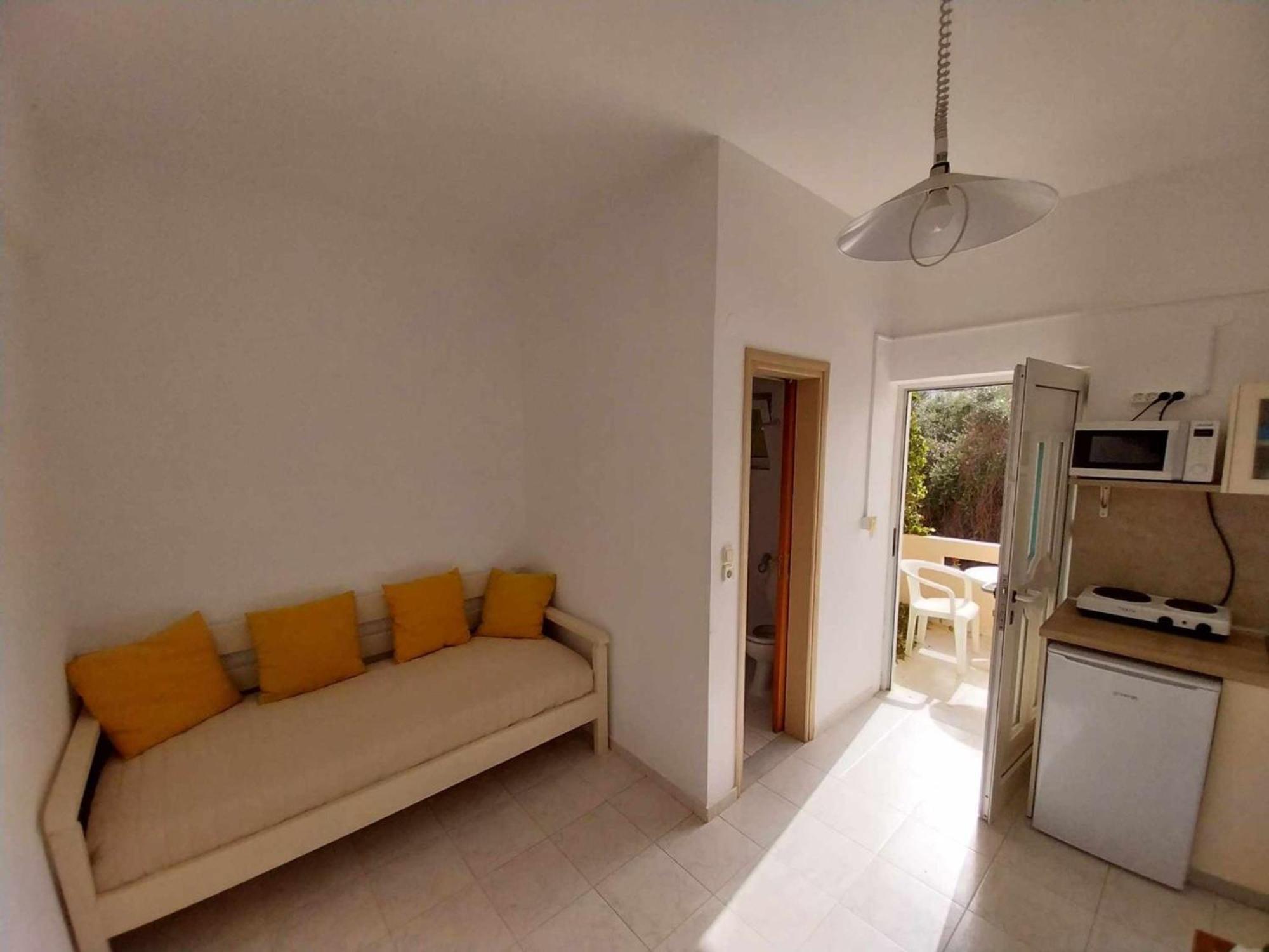 Litinas Apartments With Pool Agia Marina Dış mekan fotoğraf