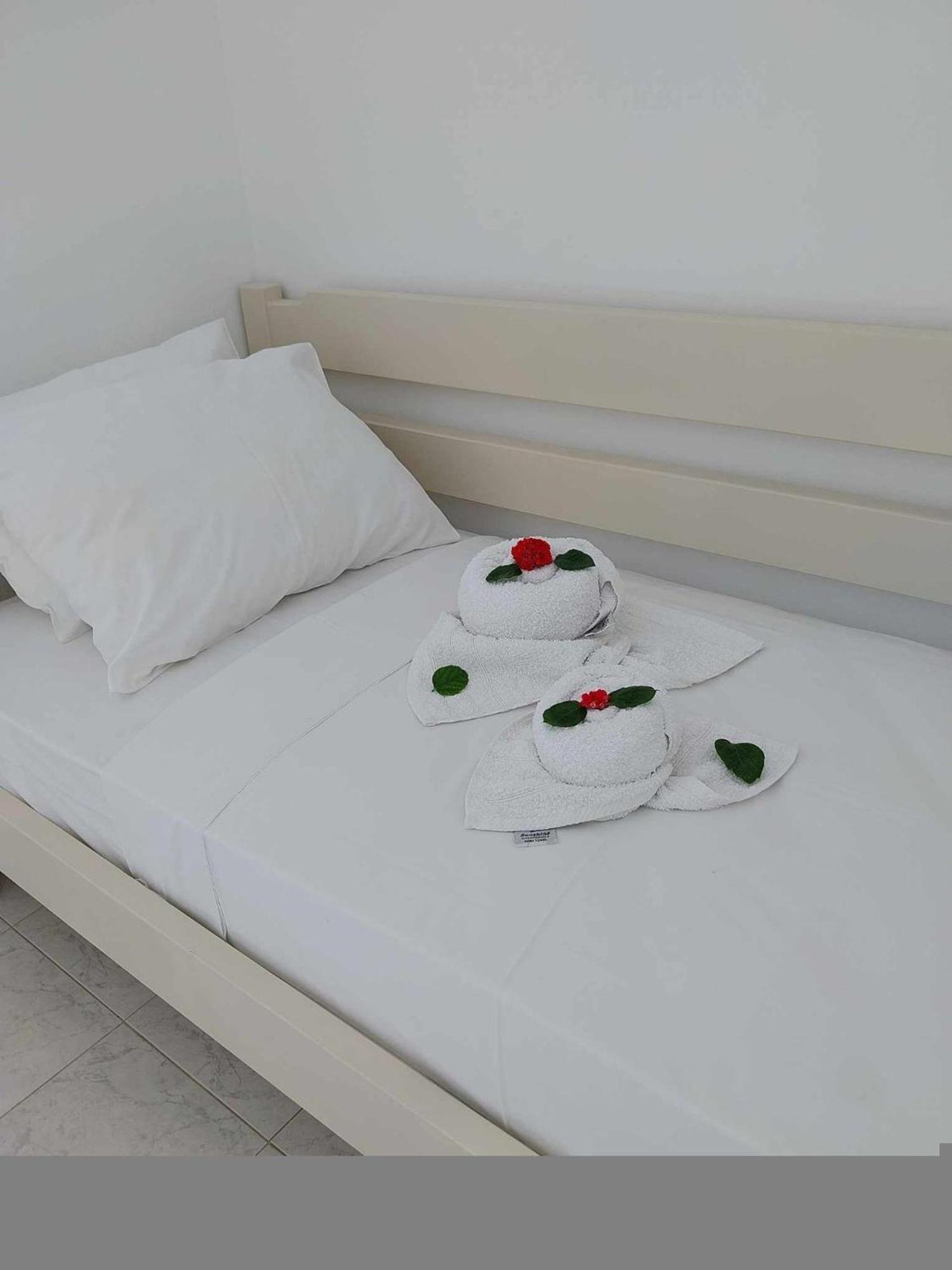 Litinas Apartments With Pool Agia Marina Dış mekan fotoğraf