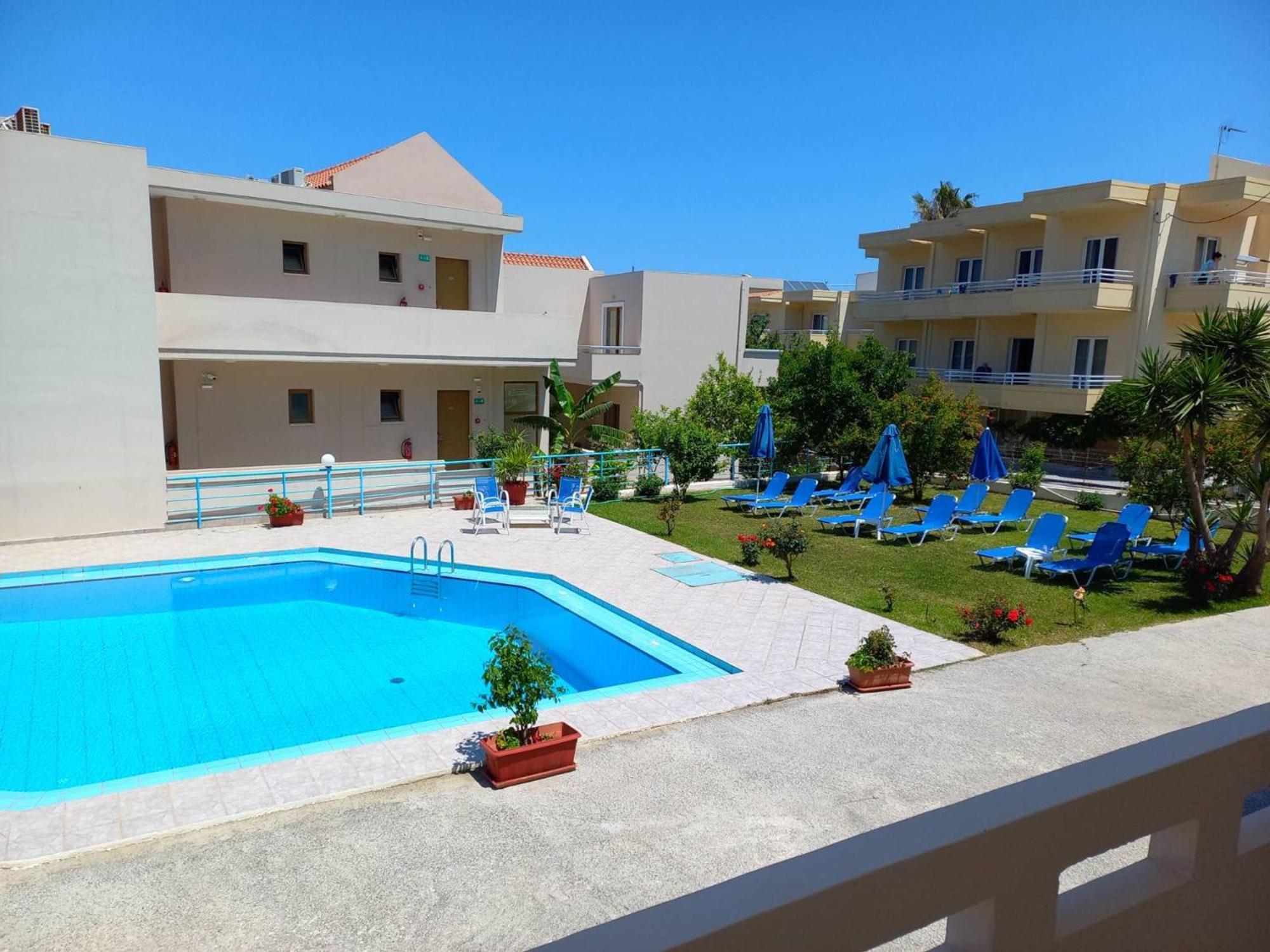 Litinas Apartments With Pool Agia Marina Dış mekan fotoğraf