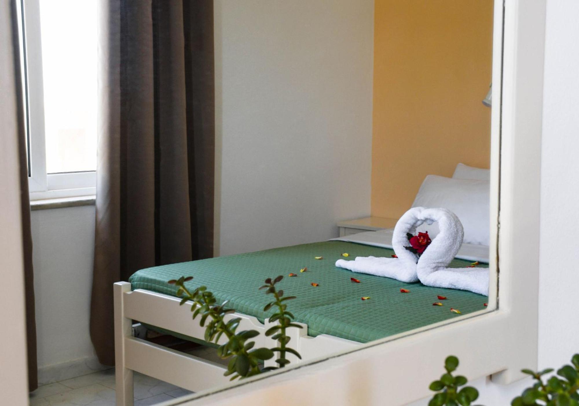 Litinas Apartments With Pool Agia Marina Dış mekan fotoğraf
