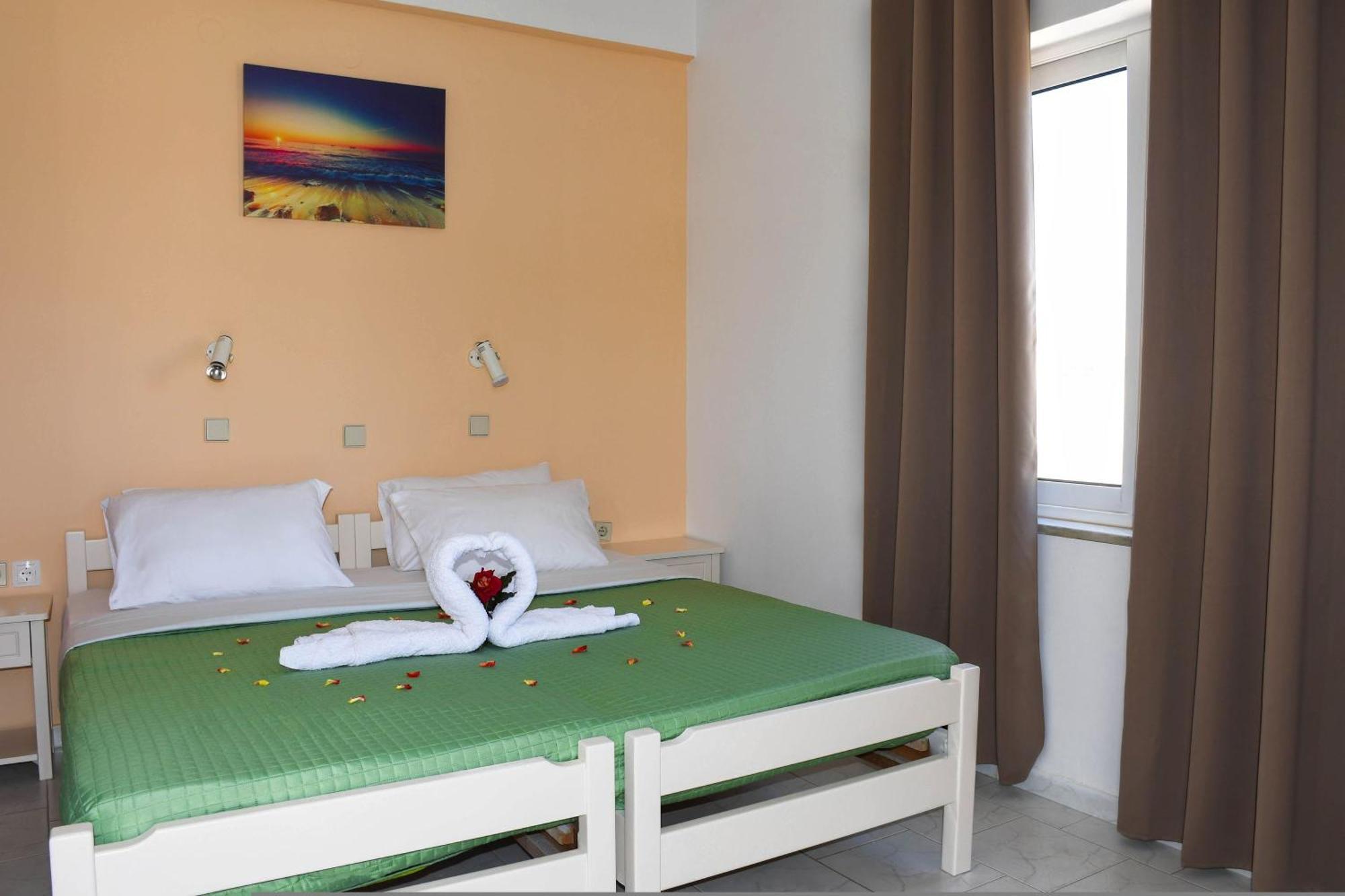 Litinas Apartments With Pool Agia Marina Dış mekan fotoğraf