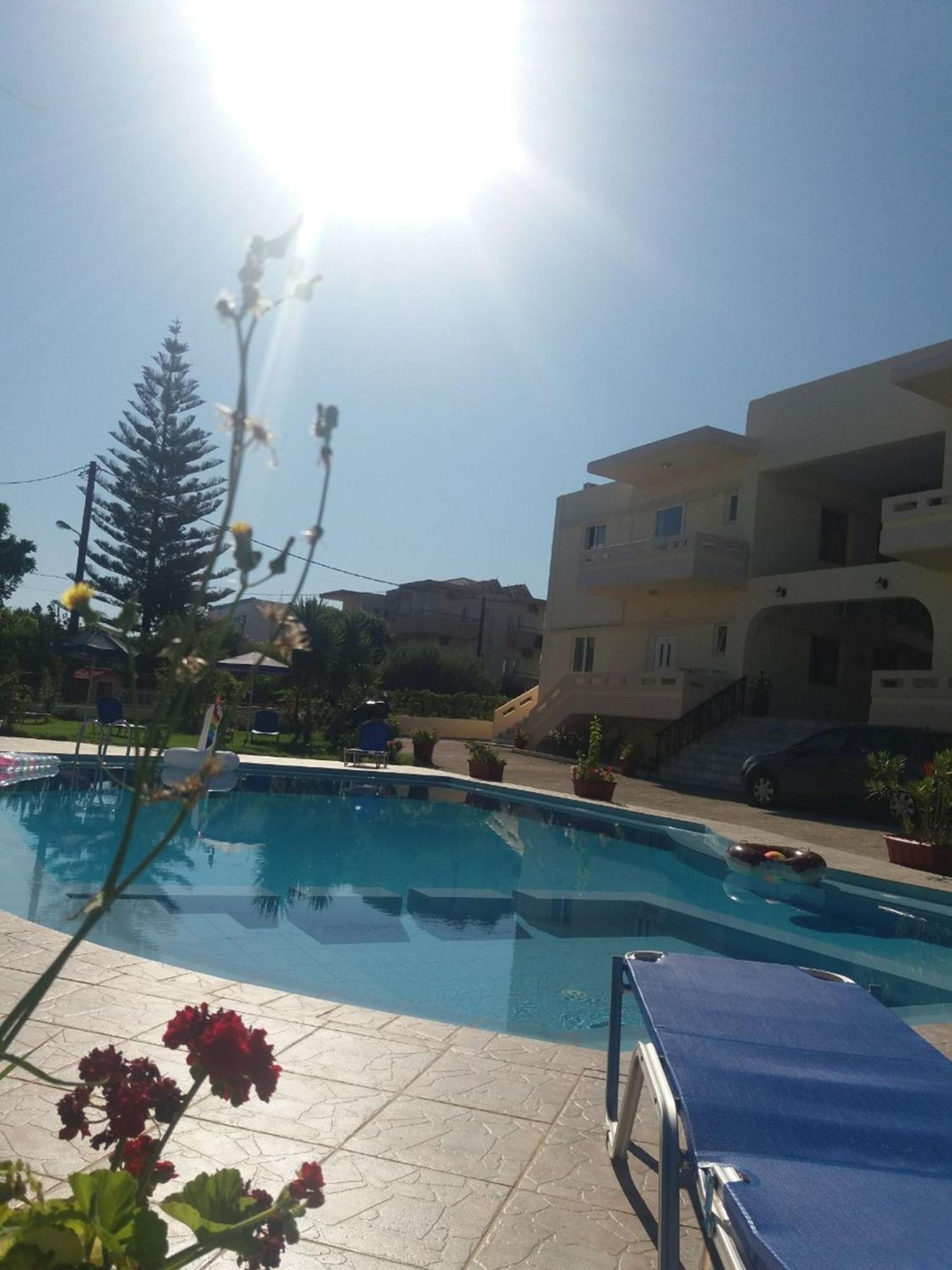 Litinas Apartments With Pool Agia Marina Dış mekan fotoğraf