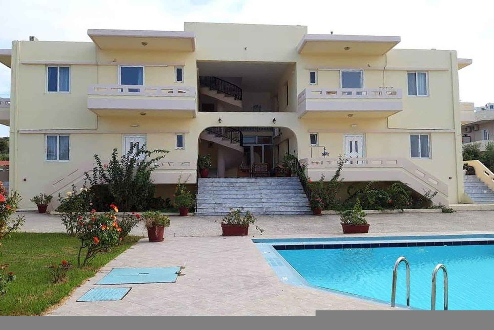 Litinas Apartments With Pool Agia Marina Dış mekan fotoğraf