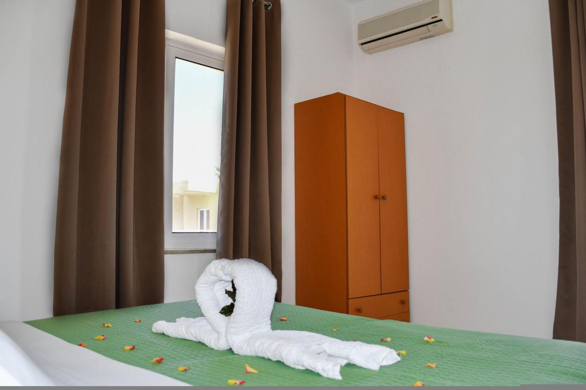 Litinas Apartments With Pool Agia Marina Dış mekan fotoğraf
