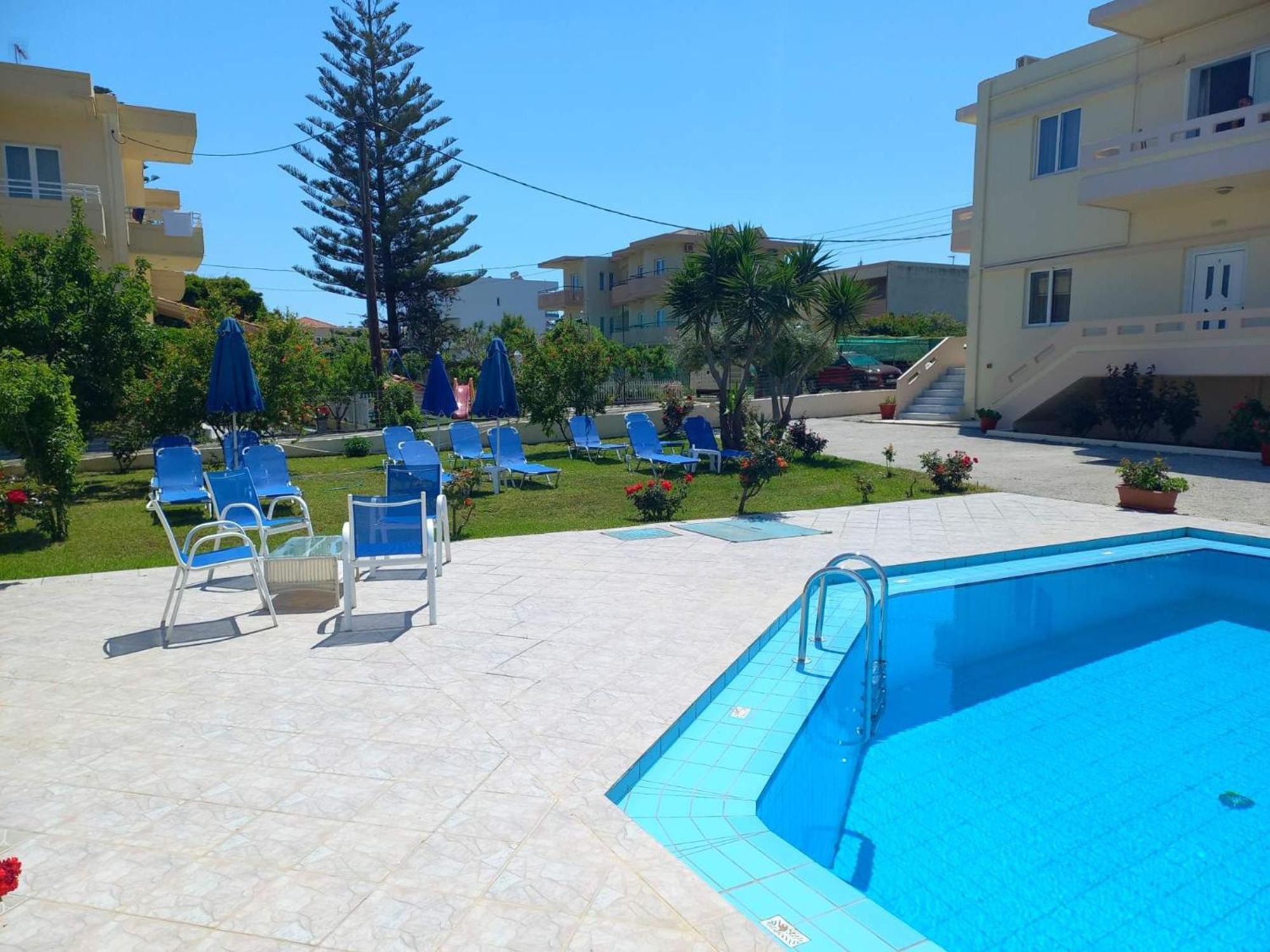 Litinas Apartments With Pool Agia Marina Dış mekan fotoğraf
