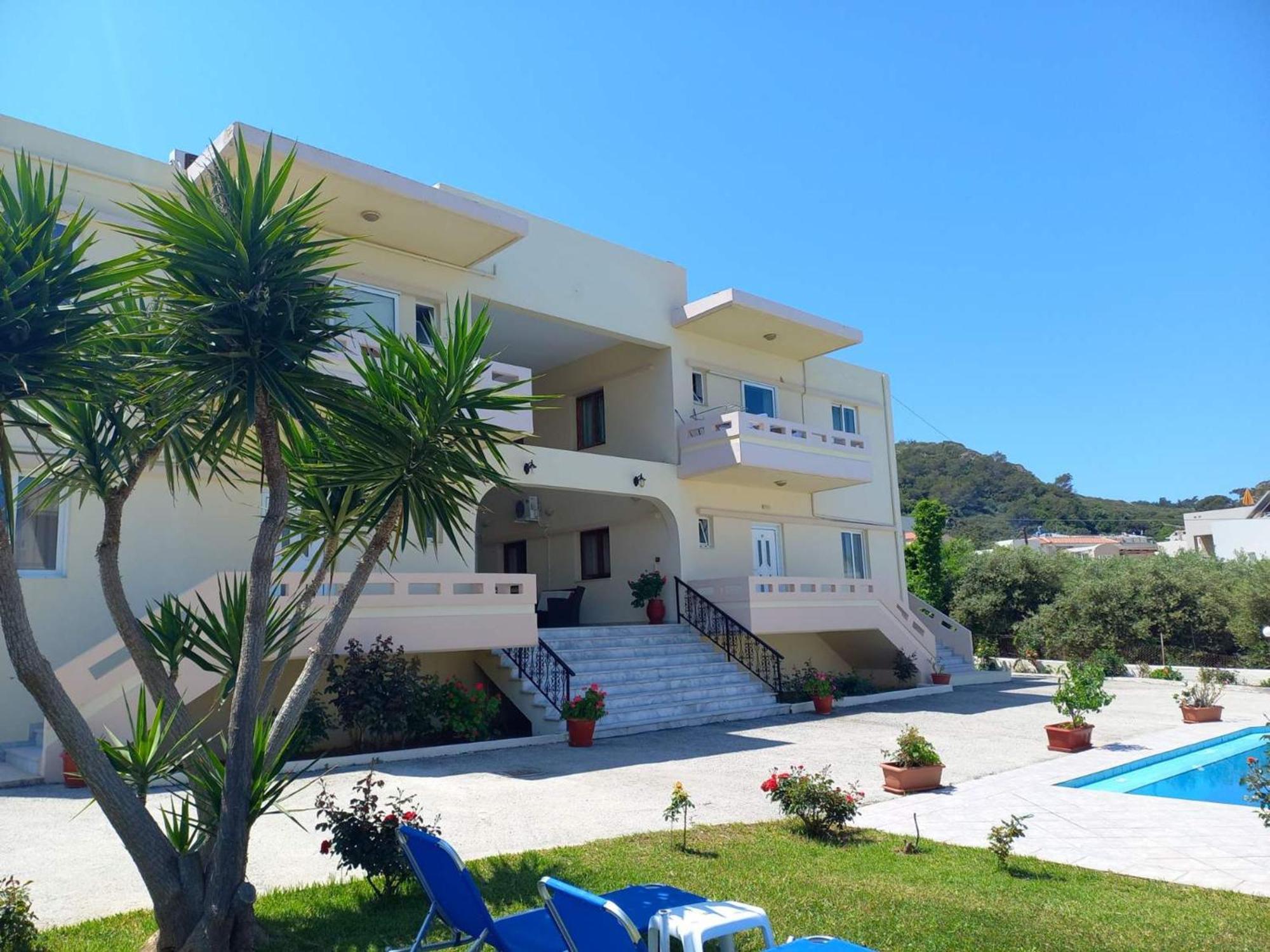 Litinas Apartments With Pool Agia Marina Dış mekan fotoğraf